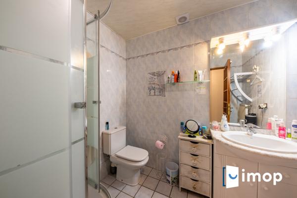 Maison calme avec extérieurs spacieux