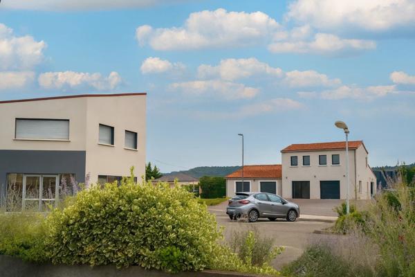 Location Fonds de commerce 3 pièces 942 m2 à Bias