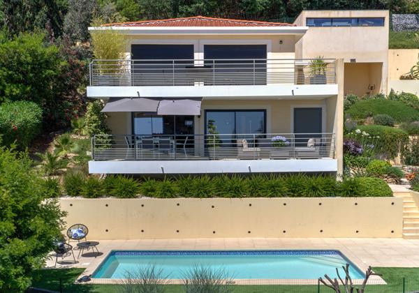 Villa contemporaine avec piscine - vue mer panoramique