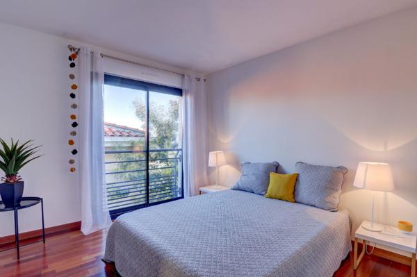 Villa contemporaine avec piscine - vue mer panoramique