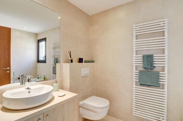 Villa contemporaine avec piscine - vue mer panoramique