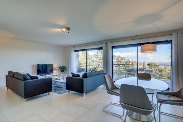 Villa contemporaine avec piscine - vue mer panoramique