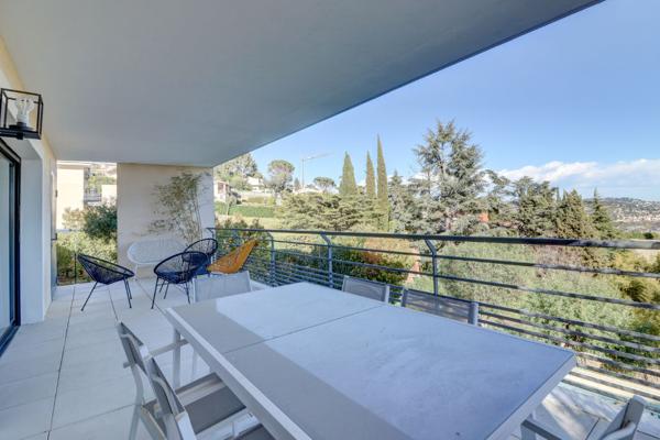 Villa contemporaine avec piscine - vue mer panoramique