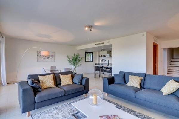 Villa contemporaine avec piscine - vue mer panoramique