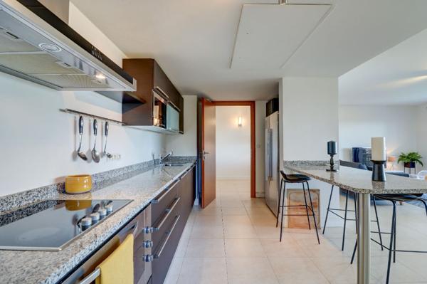 Villa contemporaine avec piscine - vue mer panoramique