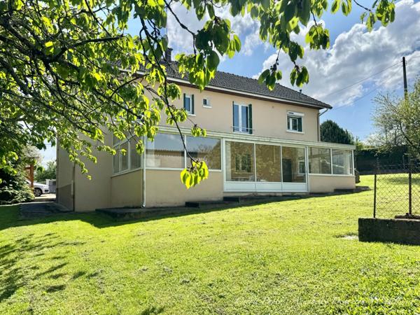 Vaste Maison individuelle P8 à rénover - LE VERNET (03200) - Terrain - garage, carport et atelier.