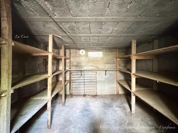 Vaste Maison individuelle P8 à rénover - LE VERNET (03200) - Terrain - garage, carport et atelier.