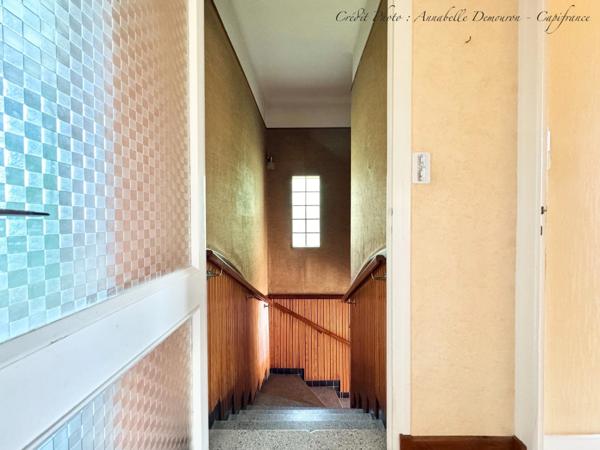 Vaste Maison individuelle P8 à rénover - LE VERNET (03200) - Terrain - garage, carport et atelier.