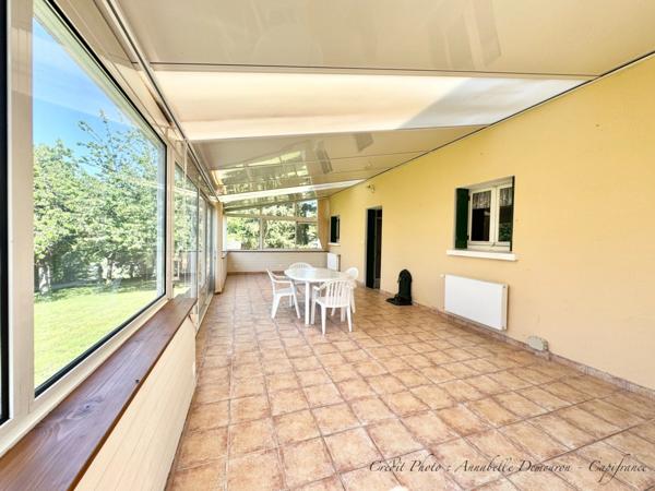 Vaste Maison individuelle P8 à rénover - LE VERNET (03200) - Terrain - garage, carport et atelier.