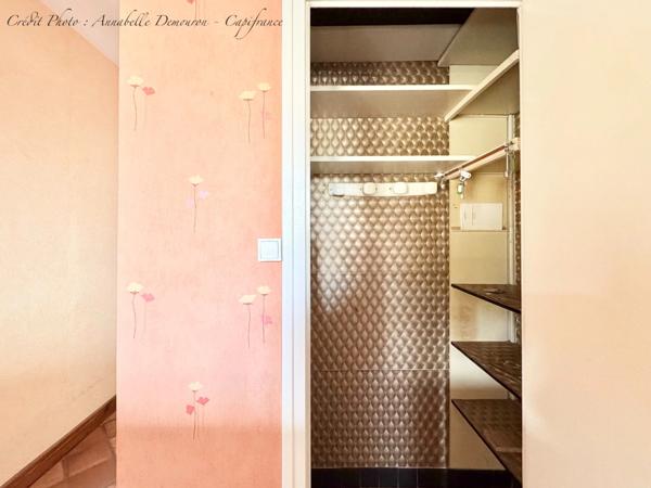 Vaste Maison individuelle P8 à rénover - LE VERNET (03200) - Terrain - garage, carport et atelier.