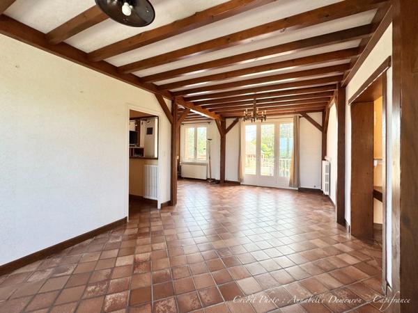 Vaste Maison individuelle P8 à rénover - LE VERNET (03200) - Terrain - garage, carport et atelier.