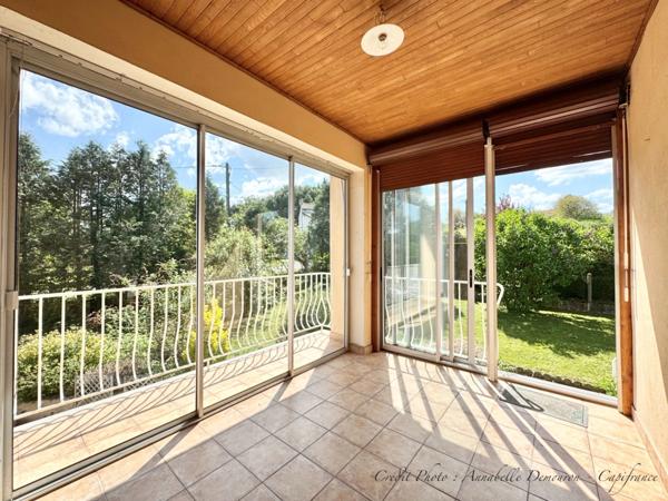 Vaste Maison individuelle P8 à rénover - LE VERNET (03200) - Terrain - garage, carport et atelier.