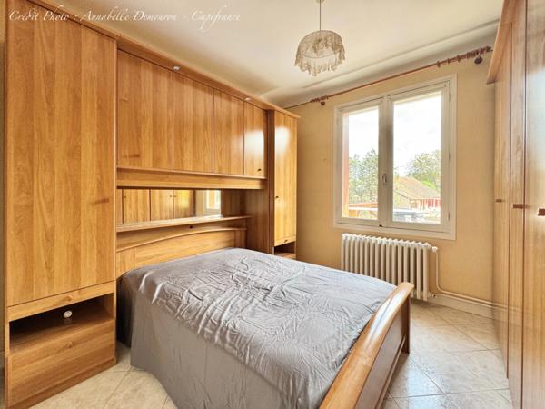 Vaste Maison individuelle P8 à rénover - LE VERNET (03200) - Terrain - garage, carport et atelier.