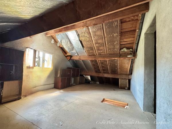 Vaste Maison individuelle P8 à rénover - LE VERNET (03200) - Terrain - garage, carport et atelier.