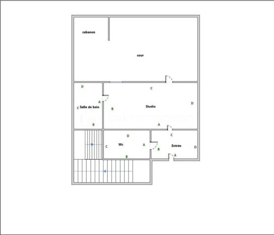 À découvrir sans tarder, ce superbe studio de 17,40 m² entièrement refait à neuf, idéalement situé à proximité immédiate de l’hypercentre de Royan, du marché central et des plages.

Ce bien optimisé avec soin offre un espace de vie lumineux et fonctionnel, équipé d’une climatisation réversible pour un confort toute l’année. Les prestations modernes et la rénovation récente vous garantissent un bien prêt à vivre, sans aucun travaux à prévoir.

Son véritable atout : un agréable jardin privatif d’environ 40 m², parfait pour profiter des beaux jours, agrémenté d’un cabanon pratique pour le rangement.

Idéal pour un pied-à-terre, un investissement locatif ou un premier achat, ce studio bénéficie d’un emplacement recherché, alliant tranquillité et proximité de toutes les commodités.

Une opportunité rare sur le secteur !

À visiter rapidement.