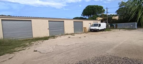 Immobilier Tresques (30330) – Garage 170m2 – 190 000 €