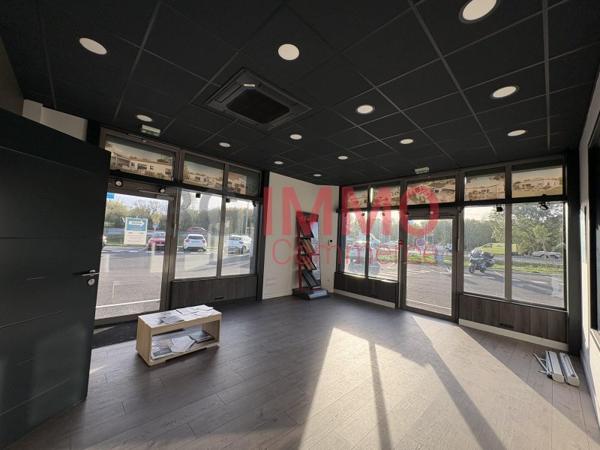 Location / Local Commercial à Bessines (79000)