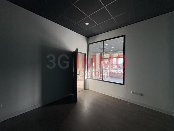 Location / Local Commercial à Bessines (79000)
