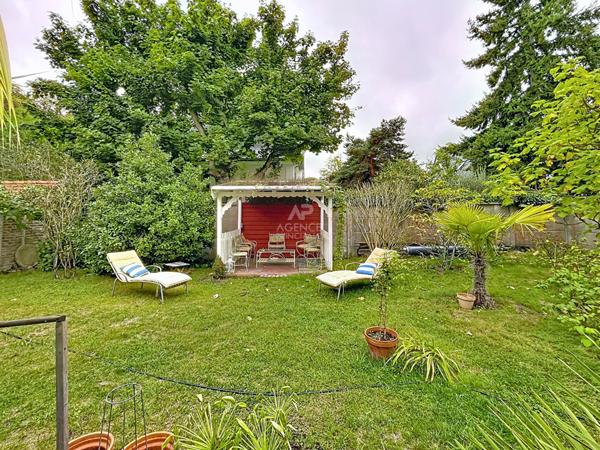 Croissy-sur-Seine Maison 8 pièce(s) location meublée

Loyer €6 500/mois **

- Ref : 150872