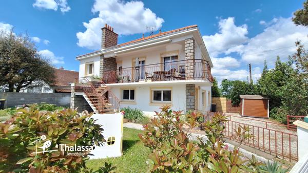 Maison THARON PLAGE 7 pièce(s) 120 m2 ,  
Tharon plage 44730