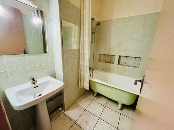 Bel ensemble immobilier avec jardin (200/220m2)