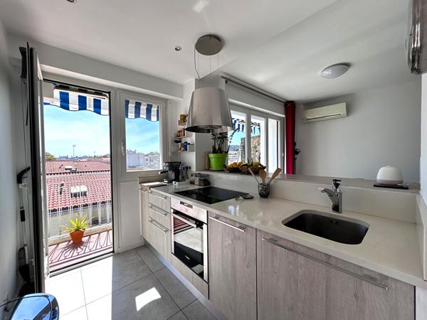 Appartement Cagnes Sur Mer 2 pièce(s) 42.55 m2, garage et cave.