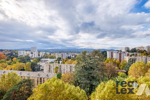 Lyon 5ème – T4 de 66,70m² au dernier étage avec balcon et vue panoramique