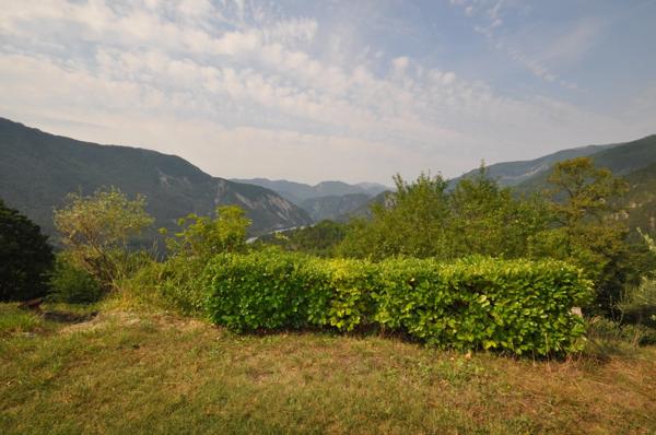 Dpt Alpes de Haute Provence (04), Proche ENTREVAUX à vendre Maison plain pied 2 pièces 50 m² sur 3400 m² de Terrain
