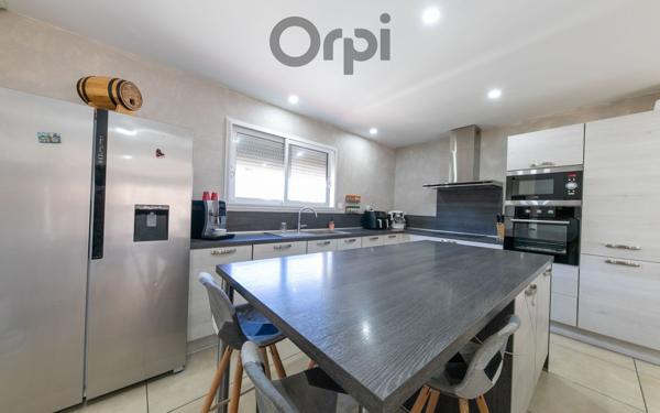 Maison à vendre    6 pièces •  Saint-Estève