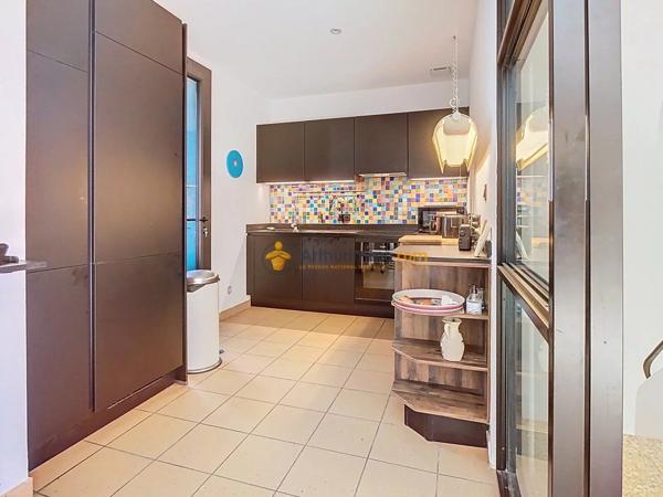 Vente                                                      Maison
                        
                     6 pièces                      140 m2                     à Perpignan