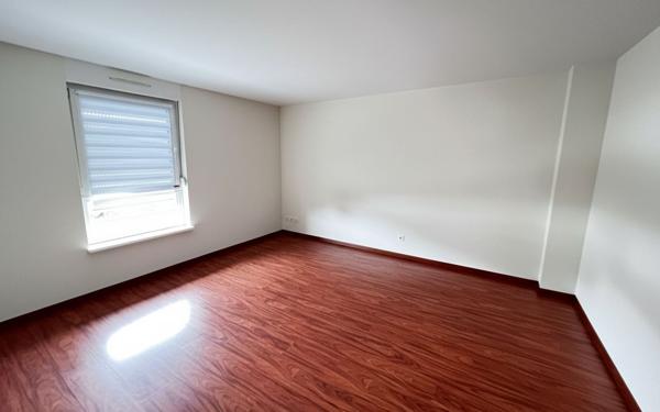 Appartement à louer    5 pièces • 103 m2 Souffelweyersheim