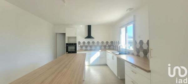 Maison à vendre 5 pièces 132 m² Nieuil-l'Espoir