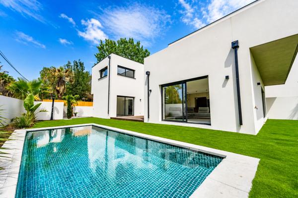 Villa contemporaine en bord de mer