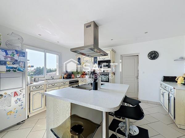 Maison T6/7 180 m2 avec piscine côteaux de CASTELGINEST  - Vue dégagée