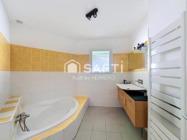 Maison T6/7 180 m2 avec piscine côteaux de CASTELGINEST  - Vue dégagée