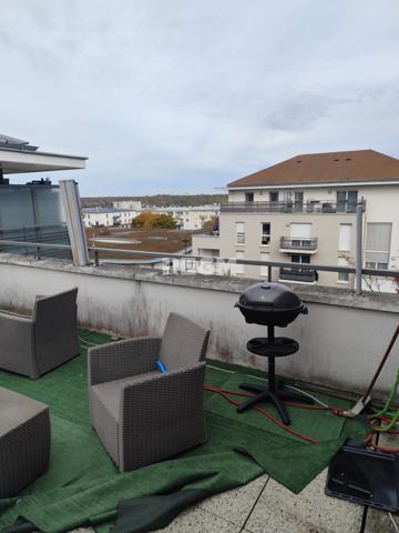 Corbeil-Essonnes (91100) TERRASSE DE 22M2 ENVIRON IDEAL INVESTISSEMENT LOCATIF