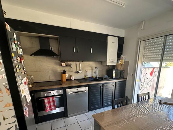 Appartement A louer T3 vide en duplex Narrosse Dax terrasse garage cuisine moderne