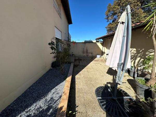 Appartement A louer T3 vide en duplex Narrosse Dax terrasse garage cuisine moderne
