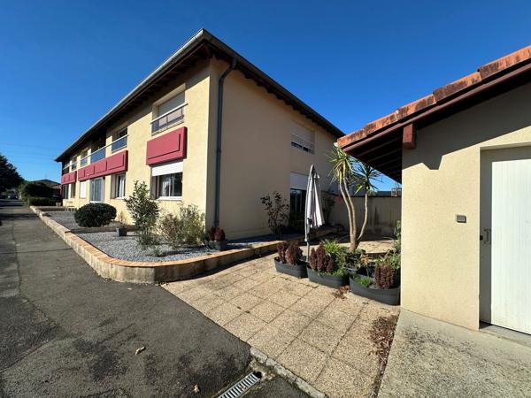 Appartement A louer T3 vide en duplex Narrosse Dax terrasse garage cuisine moderne
