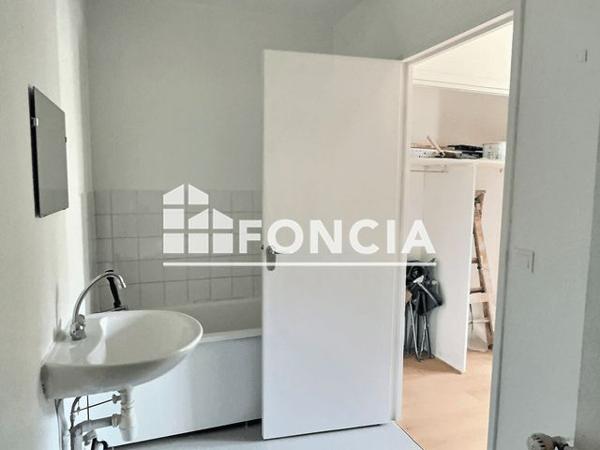 À vendre Studio 48 m² - Firminy 42700