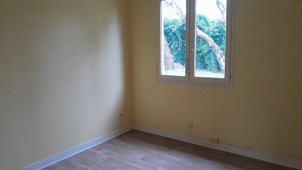 TONNAY-CHARENTE  - maison de PP de 120 m², 3 chambres, garage,  jardin.