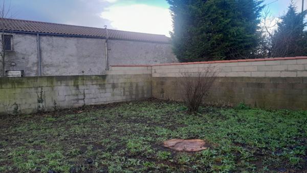 TONNAY-CHARENTE  - maison de PP de 120 m², 3 chambres, garage,  jardin.