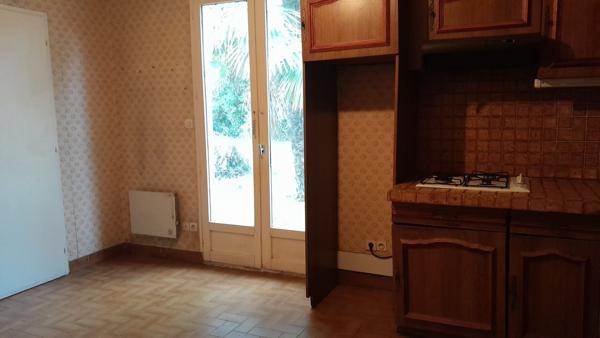 TONNAY-CHARENTE  - maison de PP de 120 m², 3 chambres, garage,  jardin.