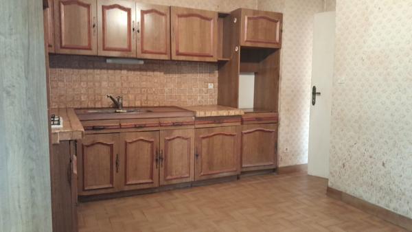 TONNAY-CHARENTE  - maison de PP de 120 m², 3 chambres, garage,  jardin.