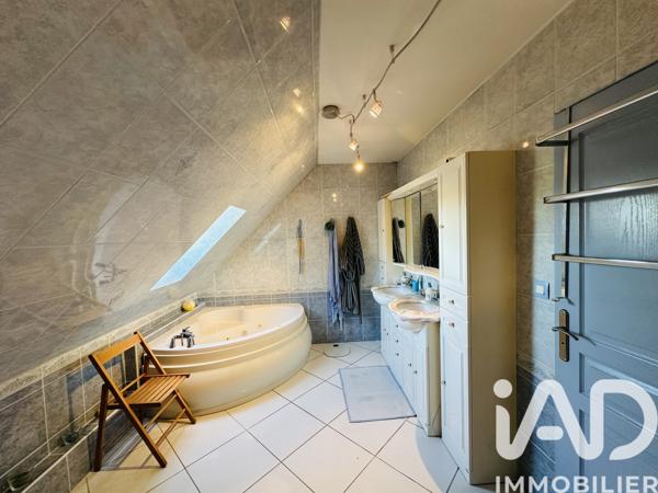 Maison à vendre 5 pièces 102 m² Auneau-Bleury-Saint-Symphorien