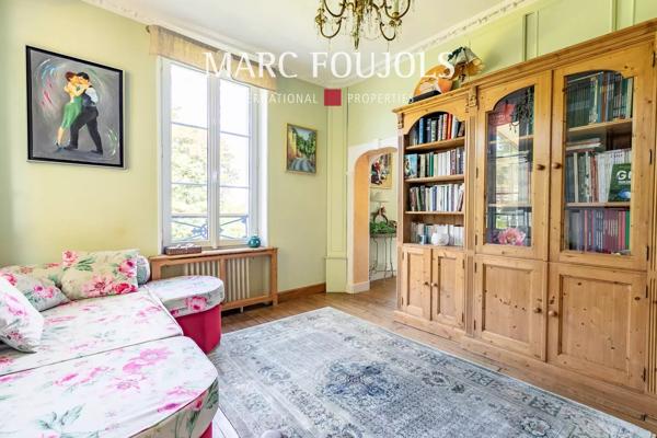 Demeure dans un écrin de verdure