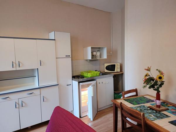 ROCHEFORT hyper centre et au calme - un appartement de 34 m² avec chai privatif