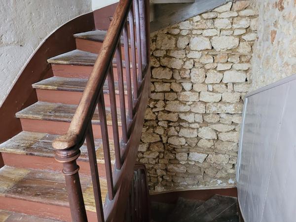 ROCHEFORT hyper centre et au calme - un appartement de 34 m² avec chai privatif
