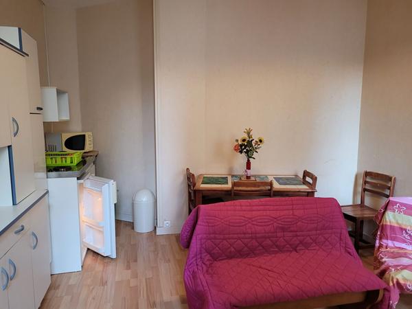 ROCHEFORT hyper centre et au calme - un appartement de 34 m² avec chai privatif