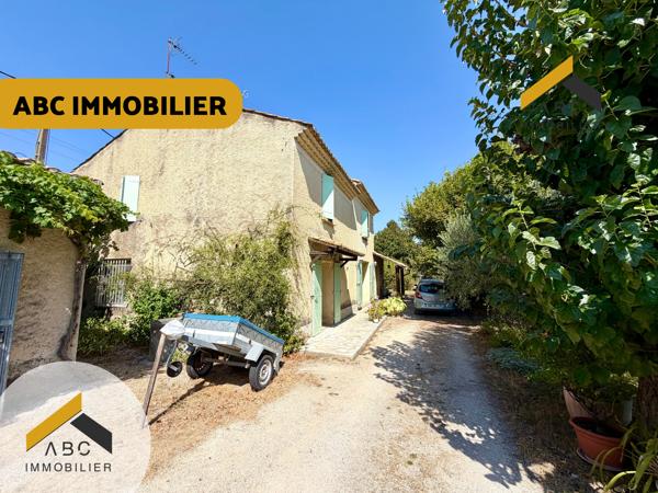 JONQUIÈRES – Maison de caractère de 167 m² avec piscine couverte, garages et terrain arboré de 2 400 m²